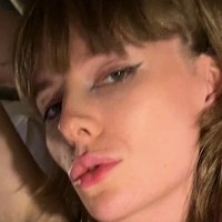 adelaideasterix Nackt