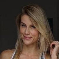 Adrienne Koleszar Nackt