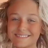Alyvia Alyn Lind Nackt