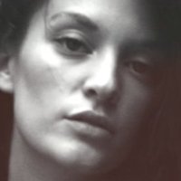 Amber Flowers Nackt