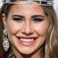 Anahita Rehbein Nackt