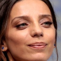 Angela Sarafyan Nackt