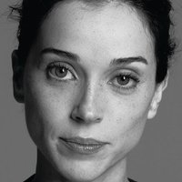 Annie Clark Nackt