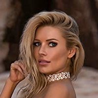 Anya Benton Nackt