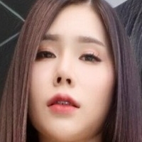Apr.il Nackt