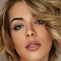 Ariel Gloss Nackt