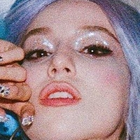 Ava Max Nackt