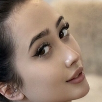 Azula Akiyama Nackt