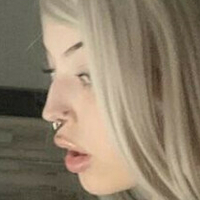 b4i1e3 Nackt