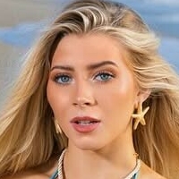 Bella Lyn Nackt
