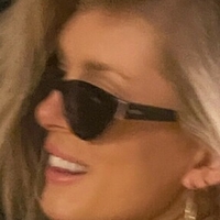 Bella White Nackt