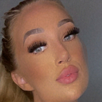 Blonde Belle Nackt