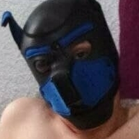 blueandredmask Nackt