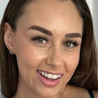 Busty Belle Nackt