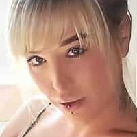 Cadence Caliber Nackt