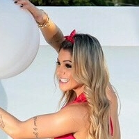Camila Gomes Nackt