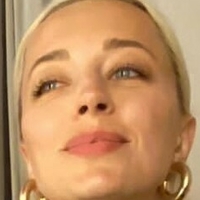 carolinevreeland Nackt