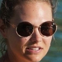 Cassandra Jean Amell Nackt