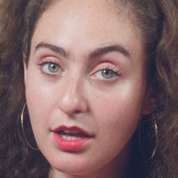 Catherine Cohen Nackt