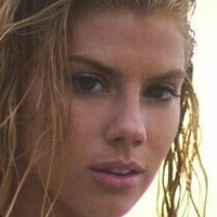 Charlotte Nackt