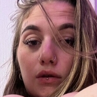 Chloe Tease Nackt