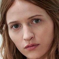 Christa Théret Nackt