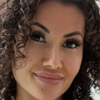 Curly Amelia Nackt