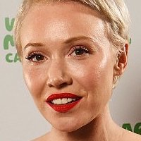 Daisy Lewis Nackt