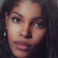 Diamond White Nackt