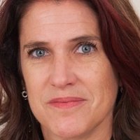 Dominique Nackt