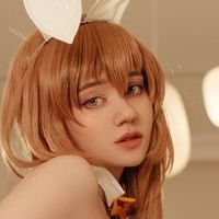 Donna Loli Nackt