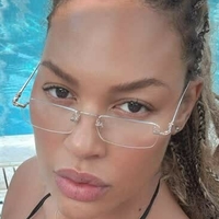 Ecambage Nackt