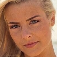 Elisa Becker Nackt