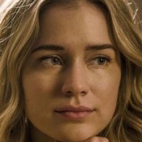 Elizabeth Lail Nackt