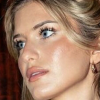 Elizabeth Mousseau Nackt