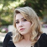Elizabeth Nicole Abrams Nackt