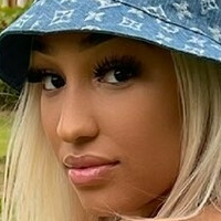 Ella Bandz Nackt