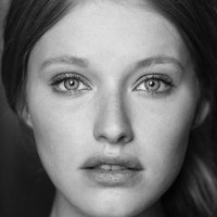Ella-June Henrard Nackt