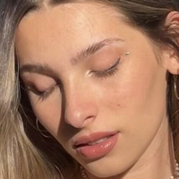 Ella Netzer Nackt