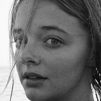 Ellie De Lange Nackt