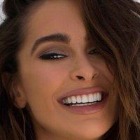 Ellie Gonsalves Nackt