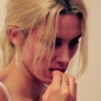 Ellie Rowsell Nackt