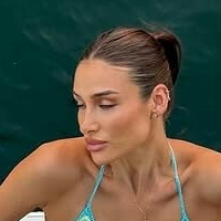 Ema Mickova Nackt