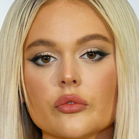 Emily Alyn Lind Nackt