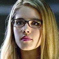 Emily Bett Rickards Nackt