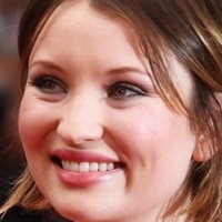 Emily Browning Nackt