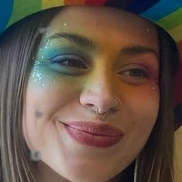 Emily Mello Nackt
