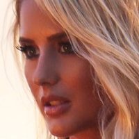 Emma Hernan Nackt