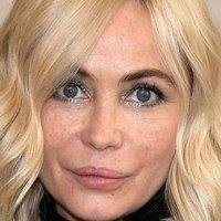 Emmanuelle Béart Nackt