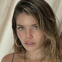 Flavia Laos Urbina Nackt